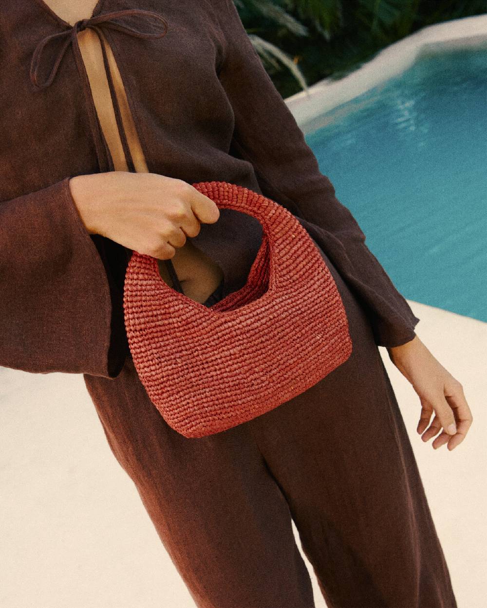 Manebí Raffia Halfmoon Bag - Rust Qualità Garantita
