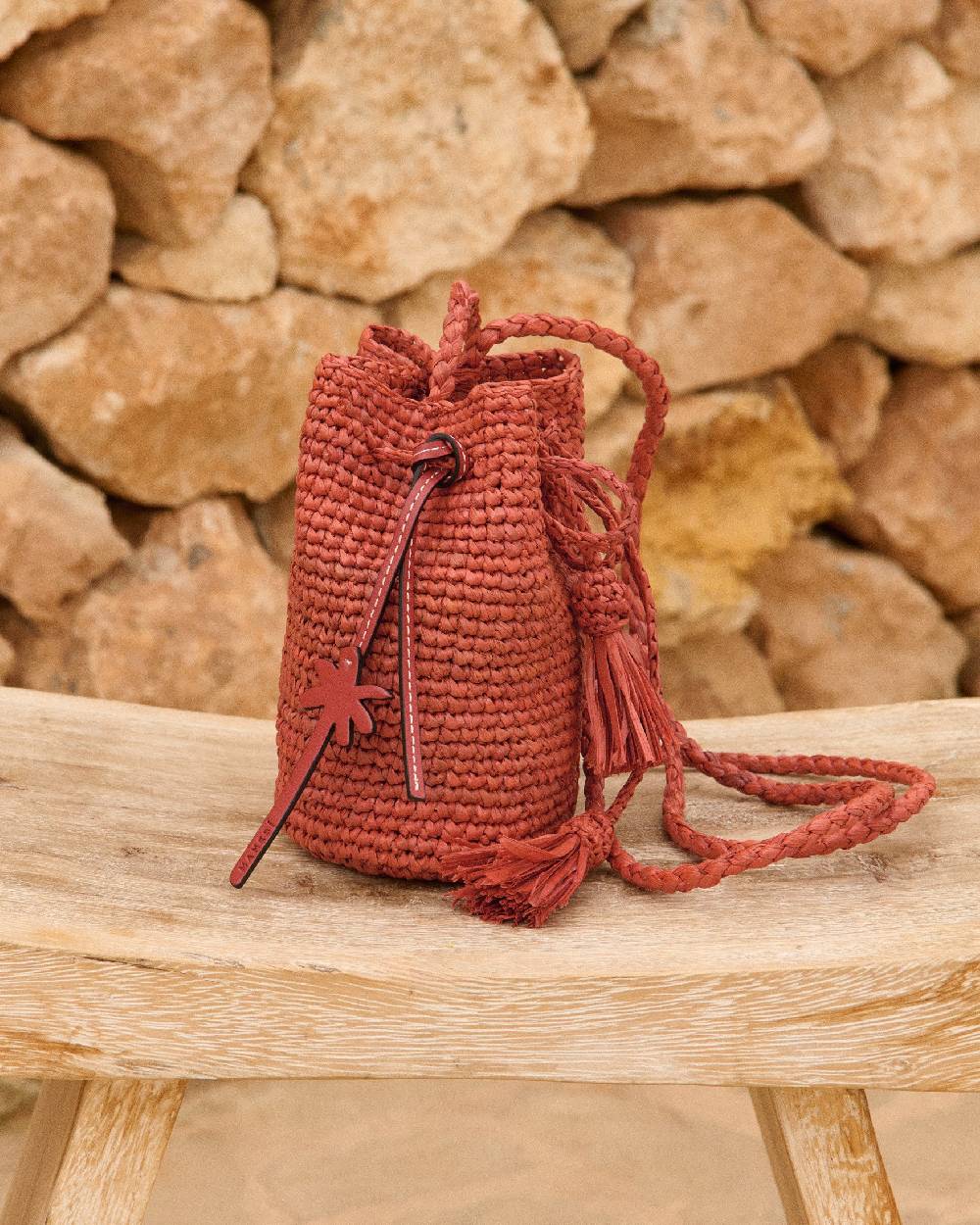 Manebí Raffia Beach Bucket Mini - Rust Acquista Ora