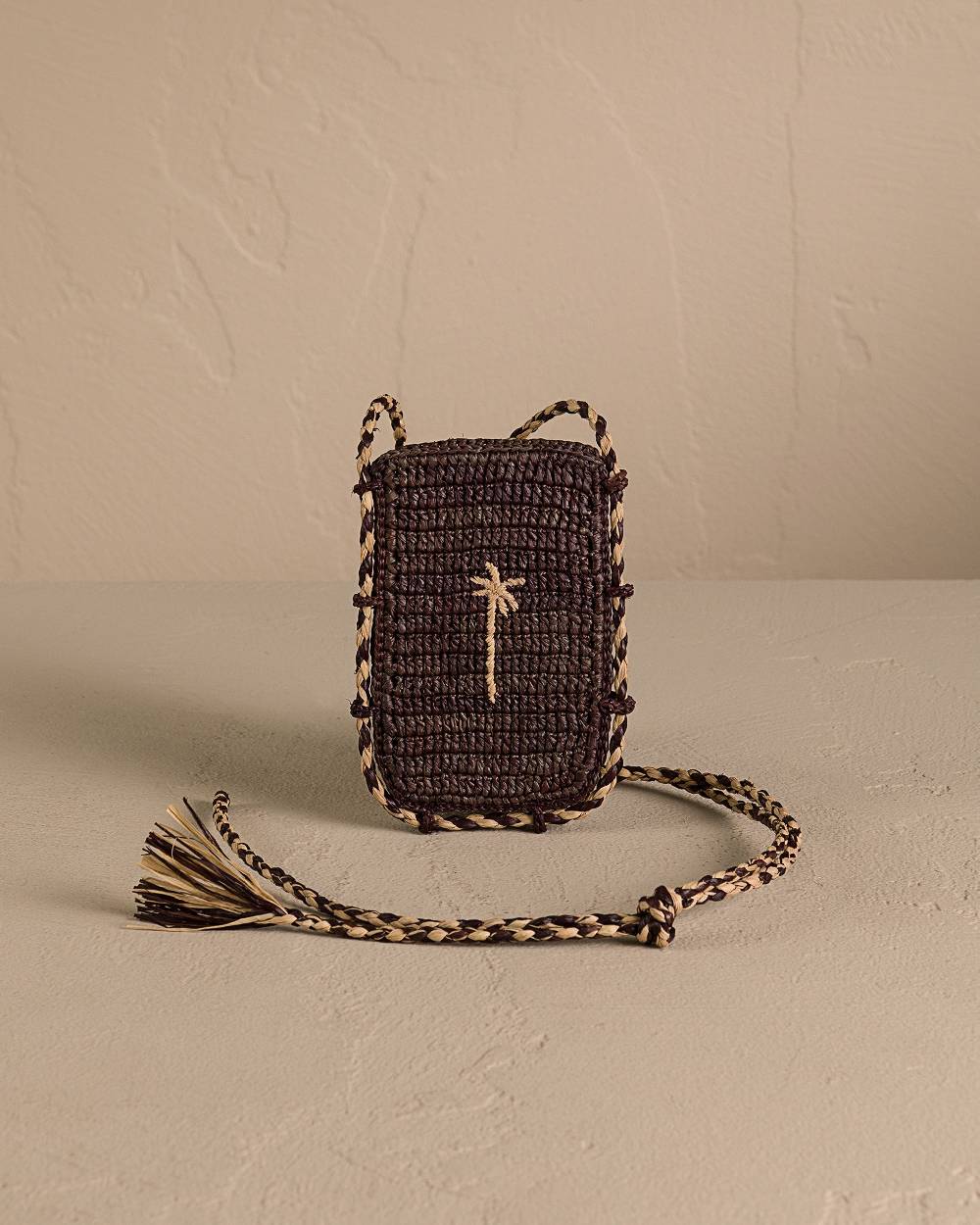 Manebí Raffia Phone Case - Shoulder Strap Chocolate With Tan Palm Affare Del Giorno