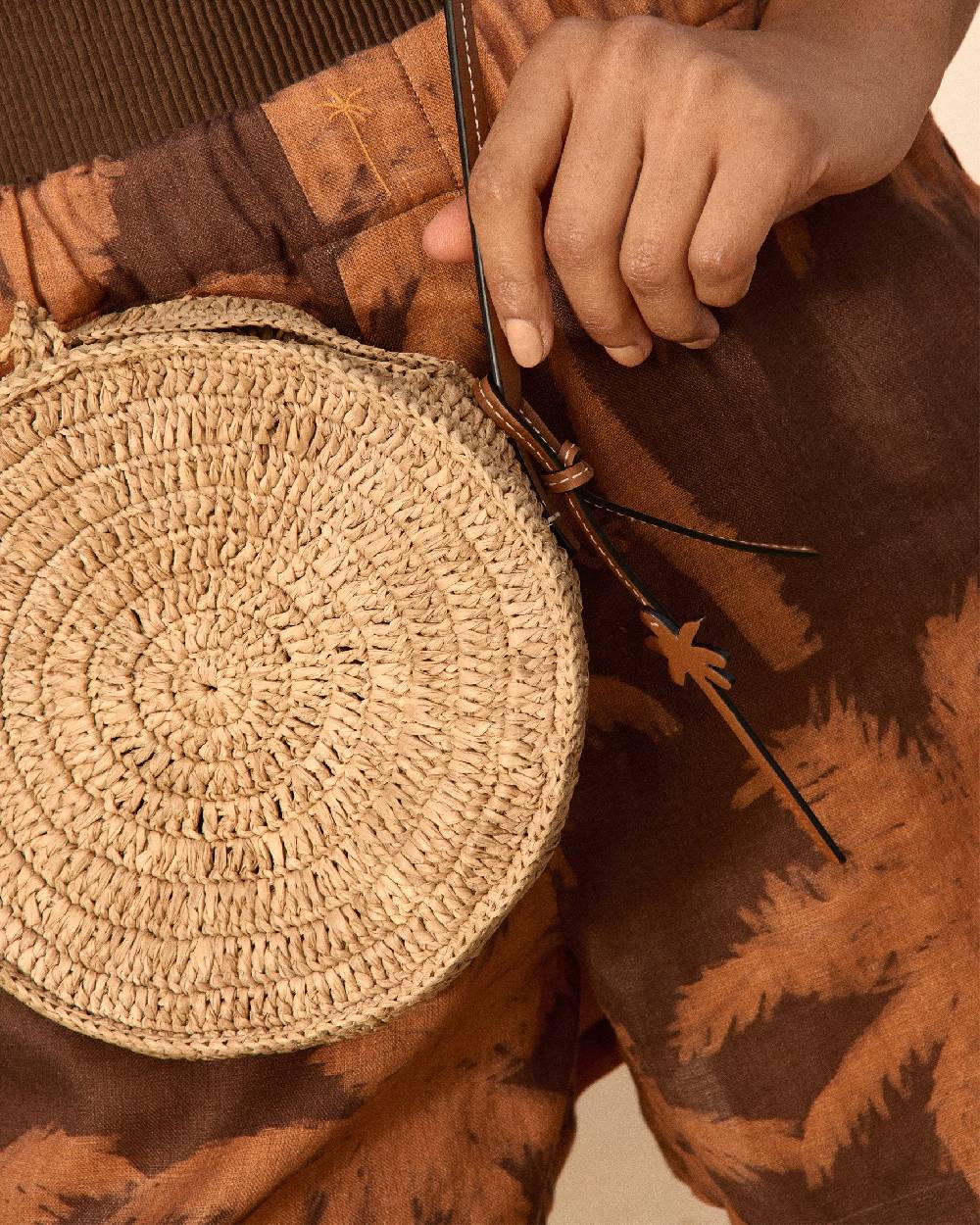 Manebí Raffia \u0026 Leather|Tamburine Bag - Tan \u0026 Brown Vendita Economica