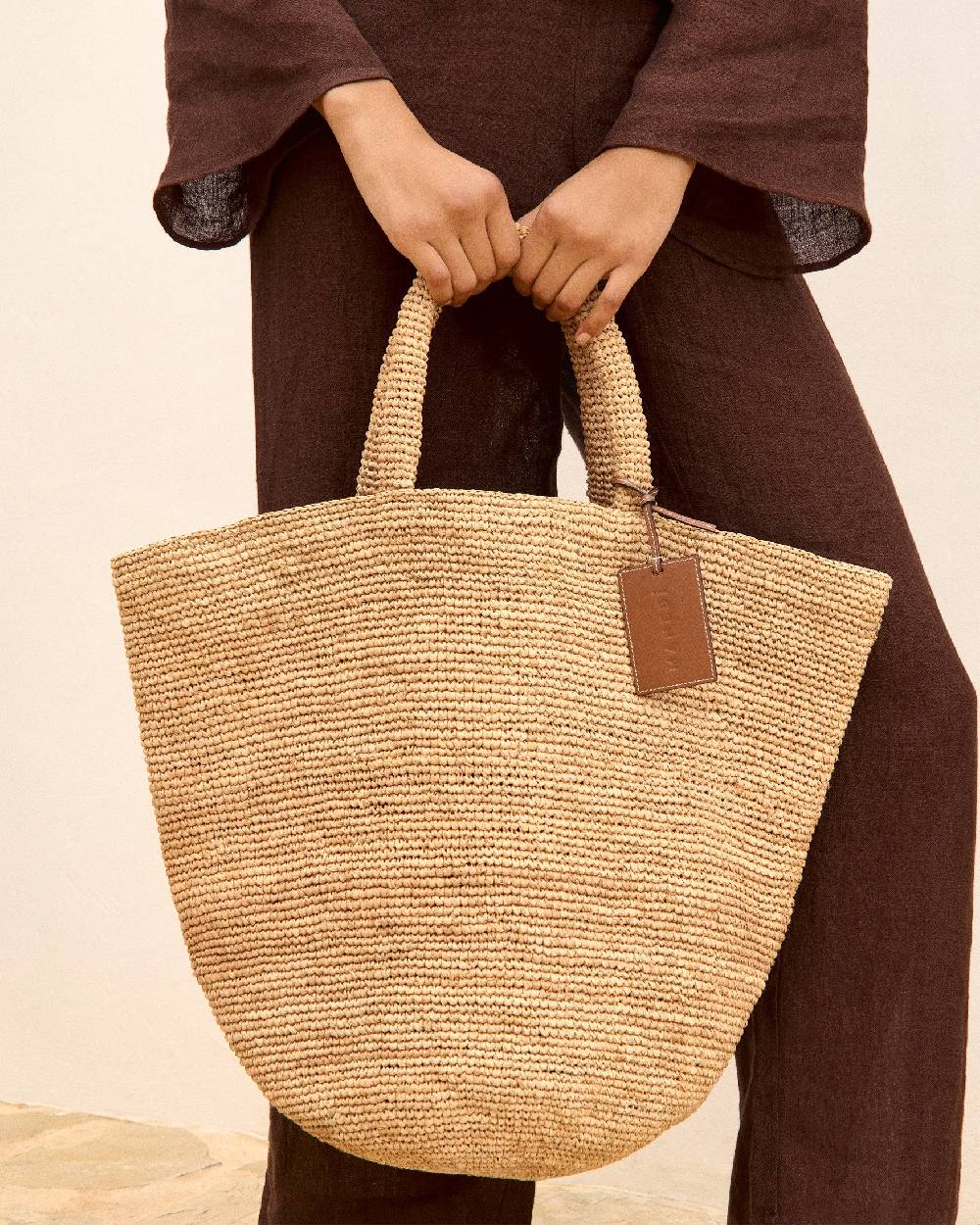 Manebí Raffia Summer Bag - Leather Handle \u0026 Palm Leather Tag Tan In Linea