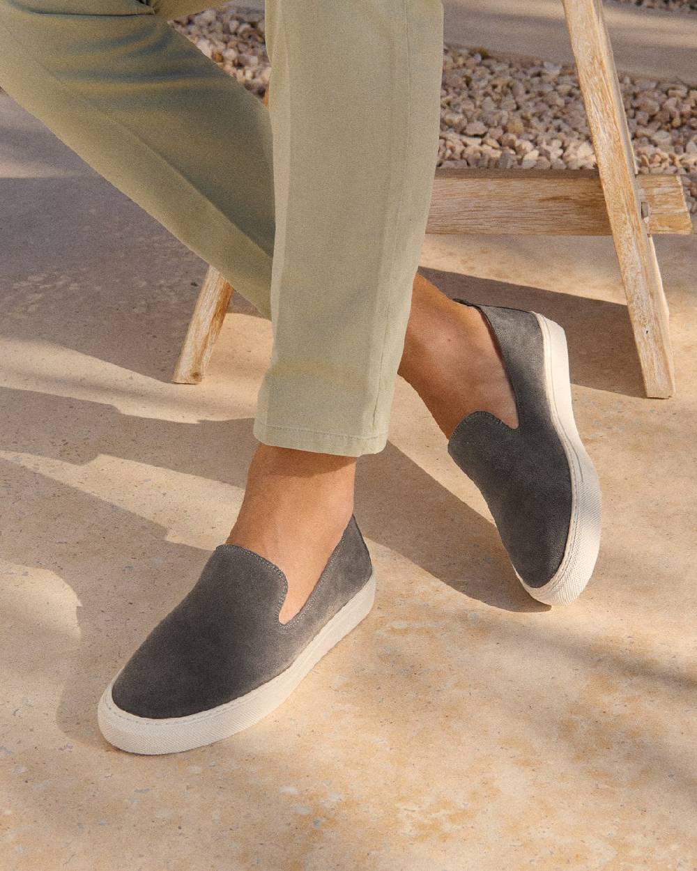 Manebí Suede Slip On - Carbon Grey Vendita