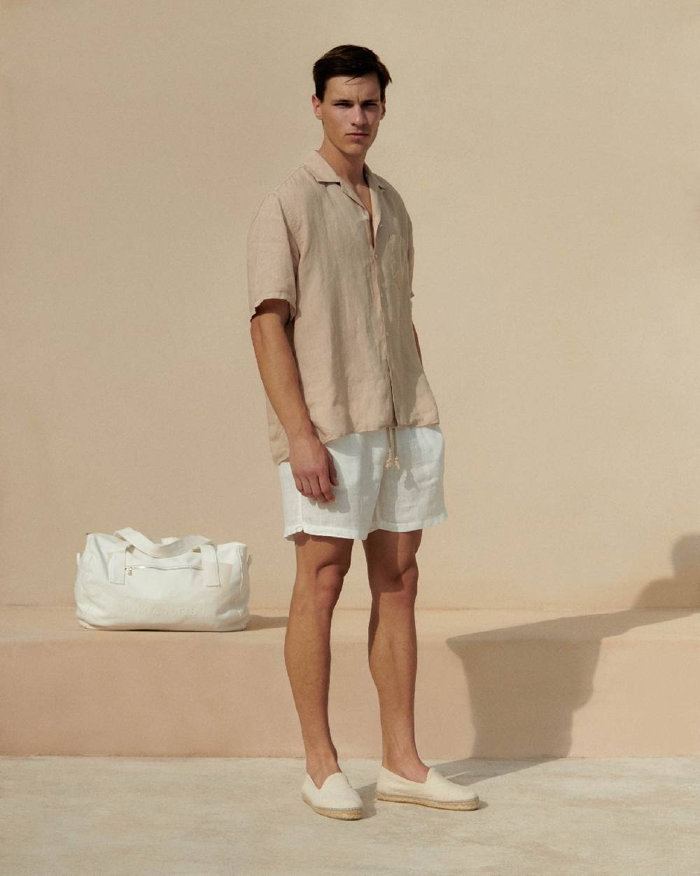 Manebí Washed Linen Malibu Shorts - White Offerta natalizia