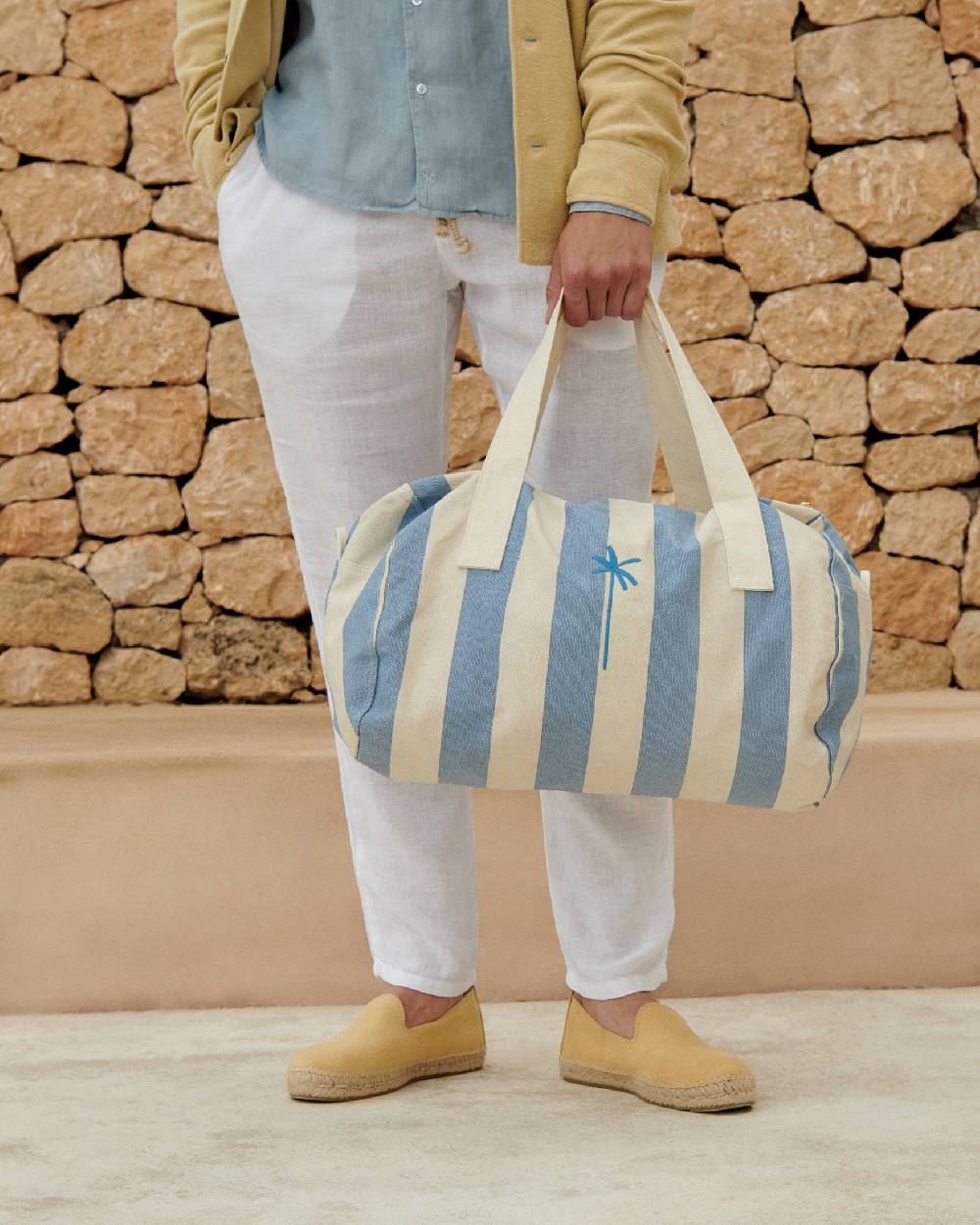 Manebí Canvas Weekend Bag - Embroidered Logo White and Indigo Stripes Comprane uno, ottenene uno gratis