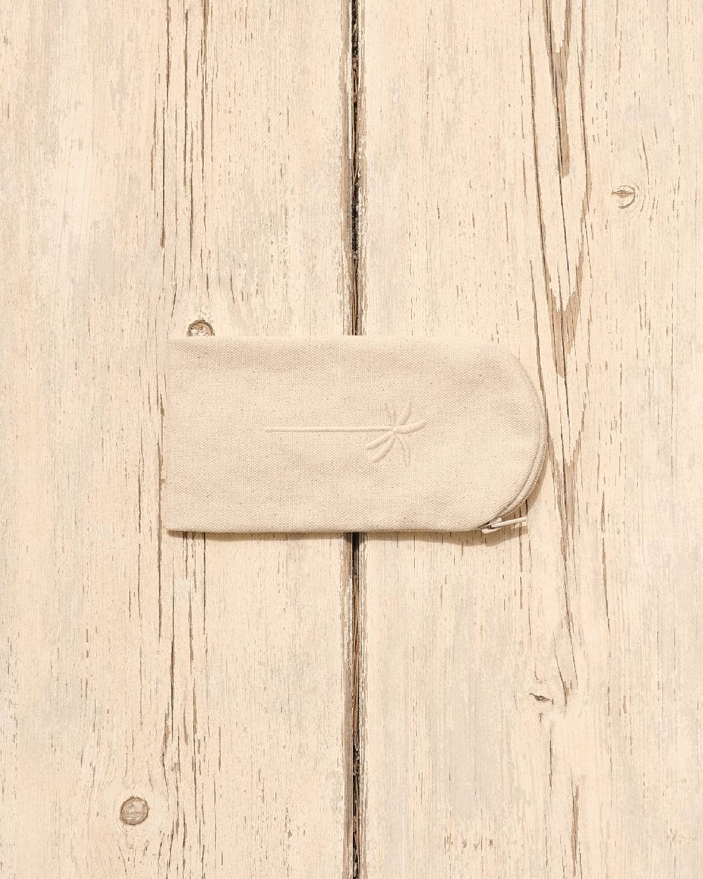 Manebí Canvas Sunglasses Case - La Havana Butter With Ecru Logo Enormi risparmi