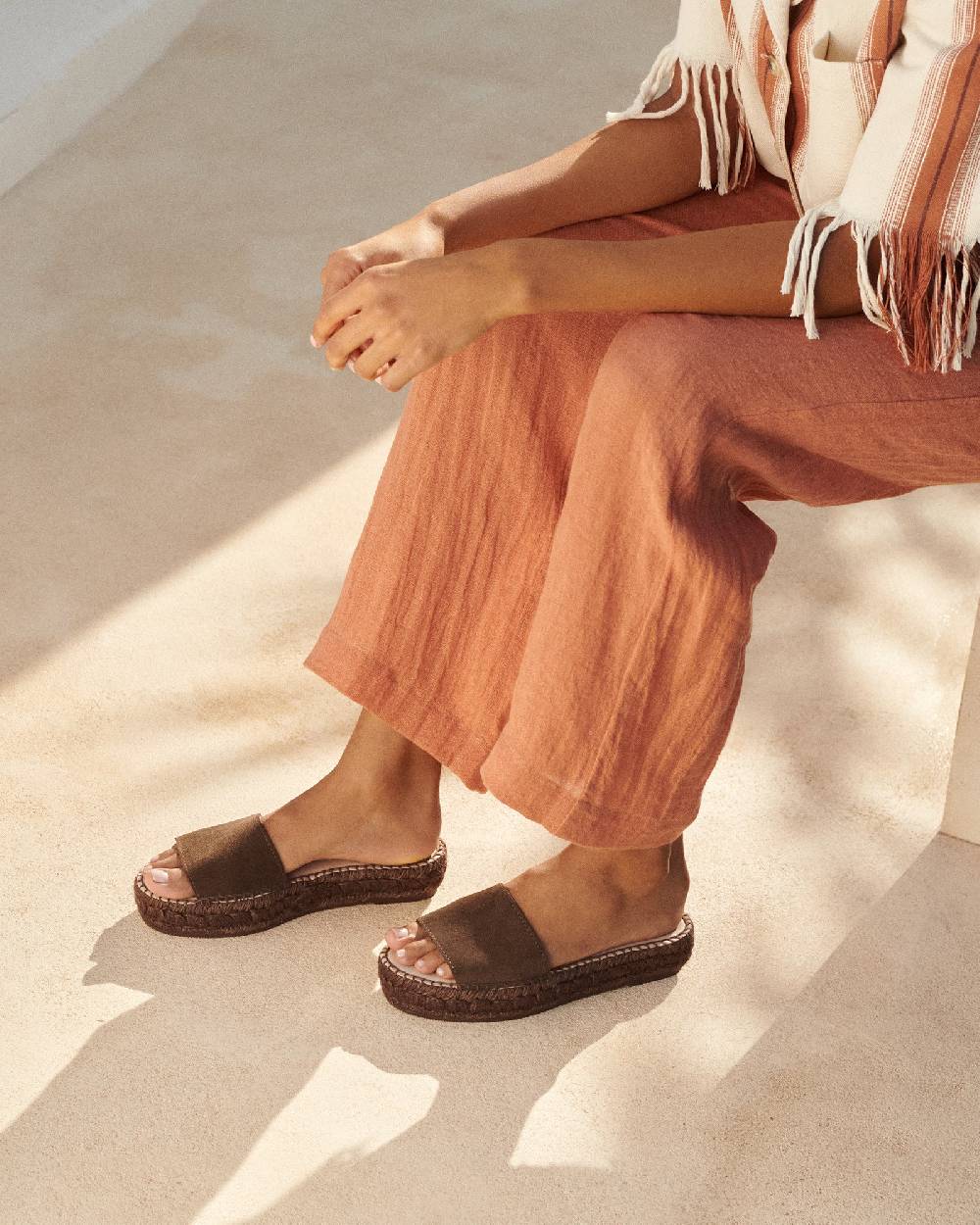 Manebí Suede Double Sole Slides - Hamptons Cocoa On Tone Negozi Online