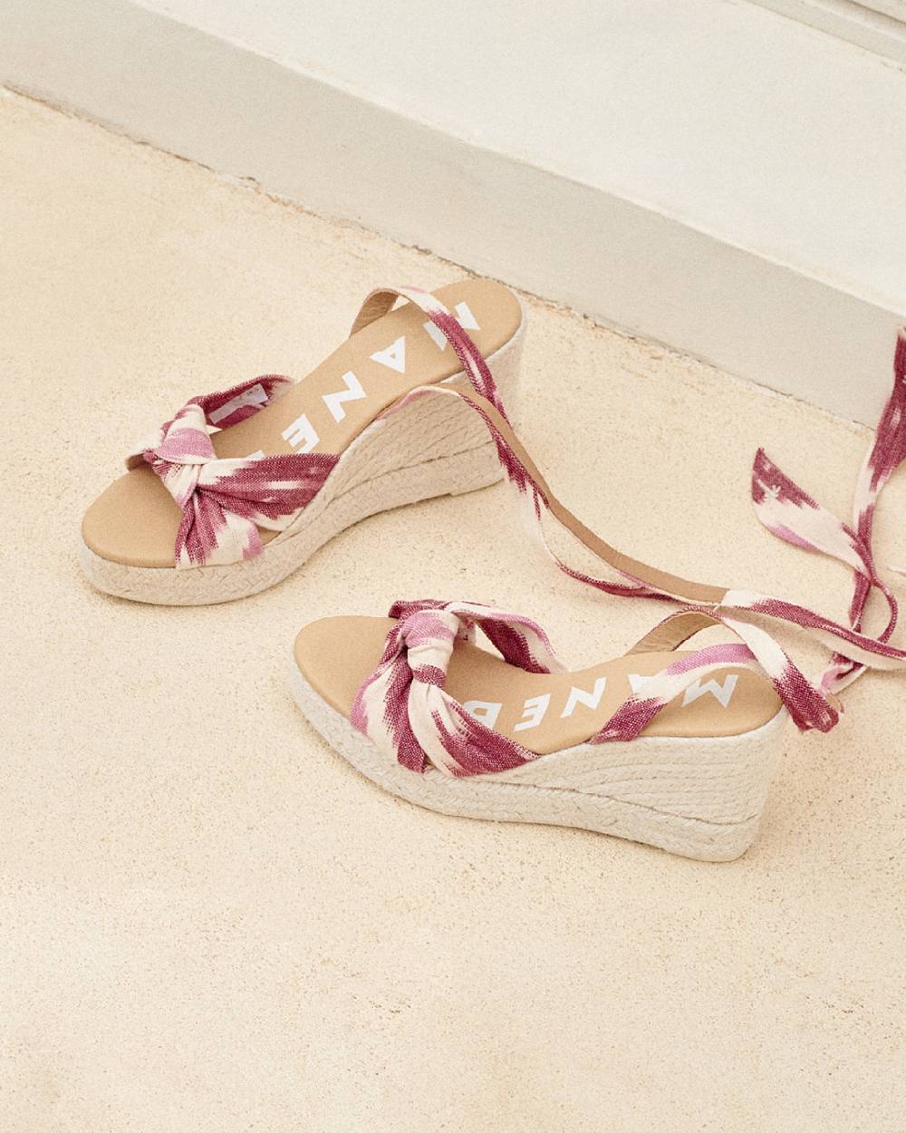 Manebí Dyed Cotton Wedge Espadrilles|With Knot - Tulum Pink And White Ikat Presa