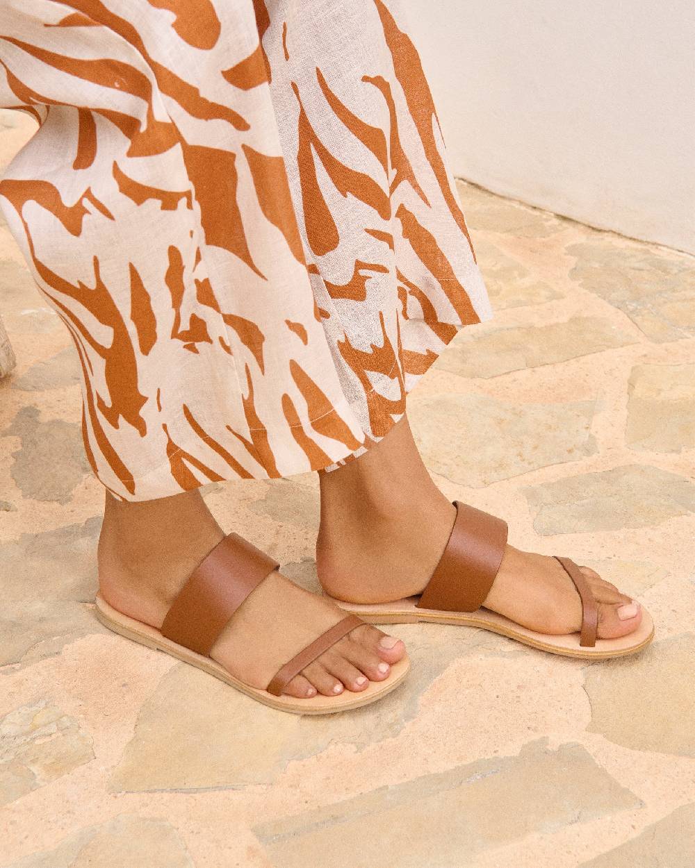 Manebí Leather Two Bands Sandals - Tan In Vendita