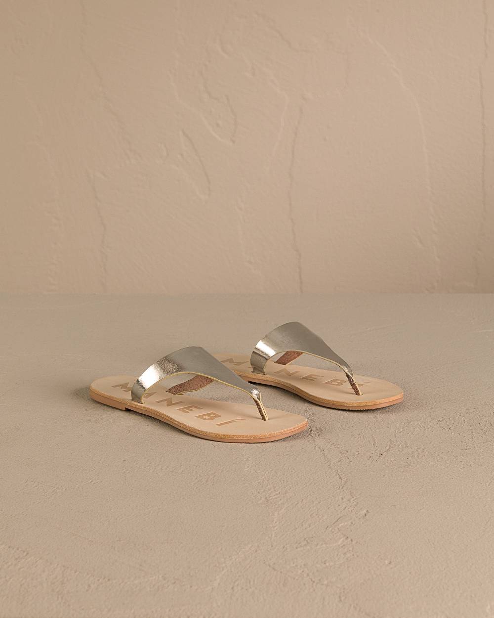 Manebí Leather Thongs Sandals - Platinum Offerte