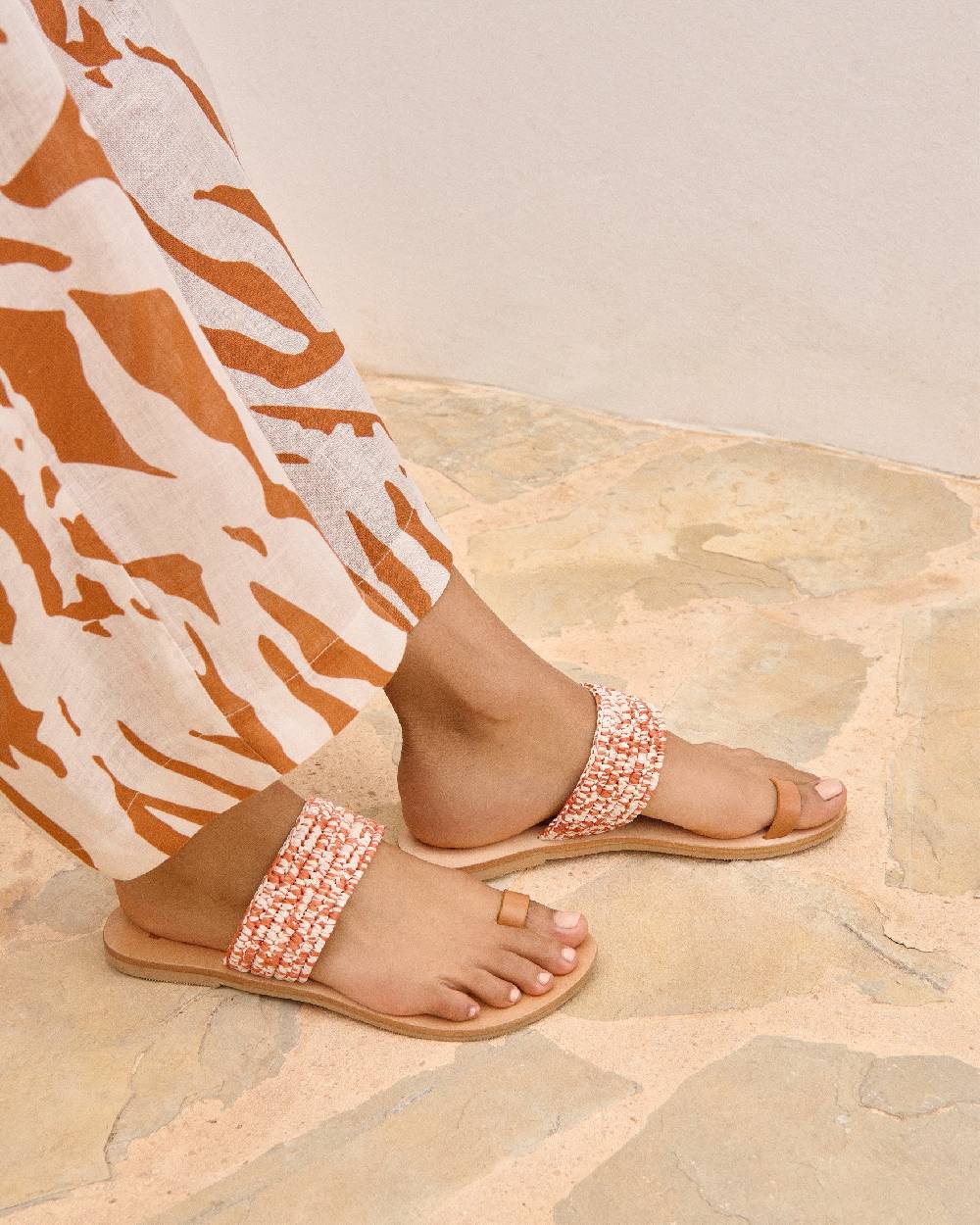 Manebí Raffia \u0026 Leather|Toe Ring Sandals - Orange Rust \u0026 Natural Mélange I Più Venduti