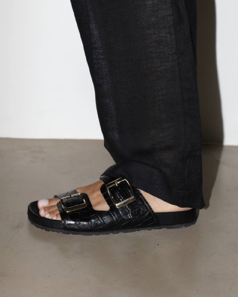 Manebí Sandali Traveler Nordic Carine|in Pelle Goffrata Stampa Coccodrillo - Black Shopping online