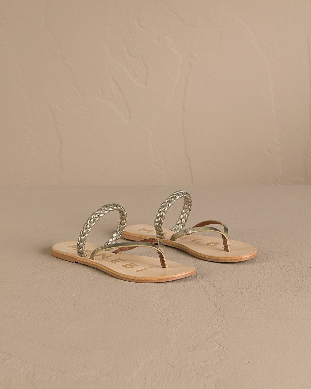 Manebí Leather Braid Thong Sandals - Platinum Offerta natalizia