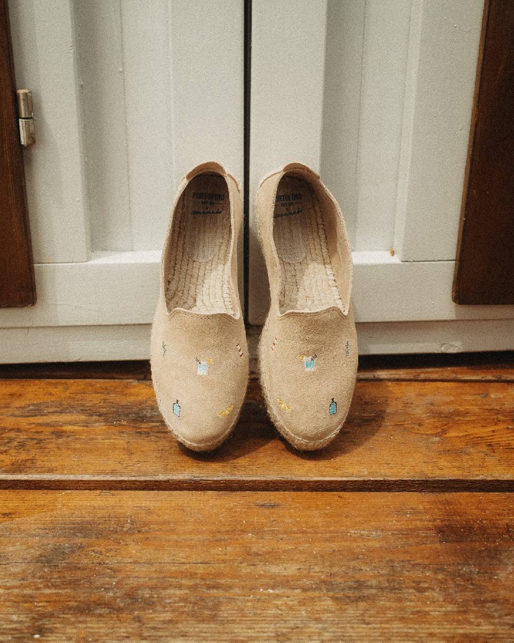Manebí Espadrillas con Platform in Pelle Scamosciata - Portofino Dry Gin X Manebí Champagne Beige con Ricami Multicolor Offerta per la Festa della Mamma