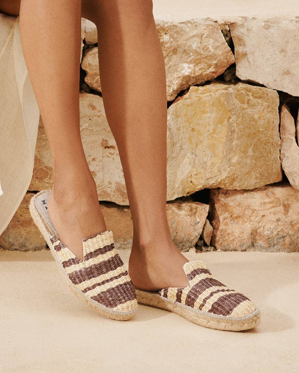 Manebí Raffia Stripes Mules - Cocoa \u0026 Natural Offerta San Valentino