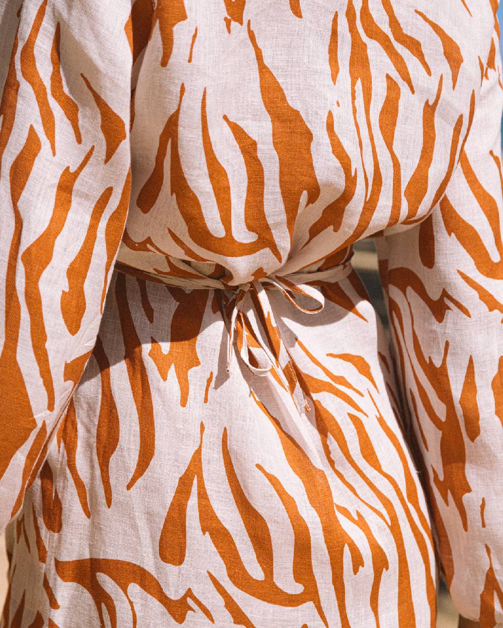 Manebí Printed Linen Caracas Dress - Eggnog \u0026 Orange Rust Zebra Fino al 55% di sconto