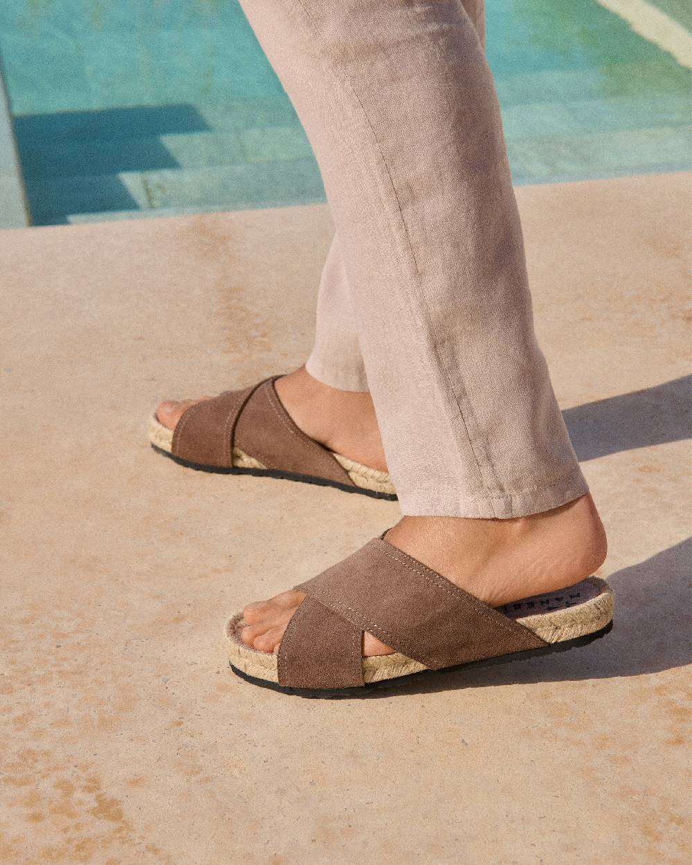 Manebí Suede Crossed Bands Sandals - Moka Negozi Online