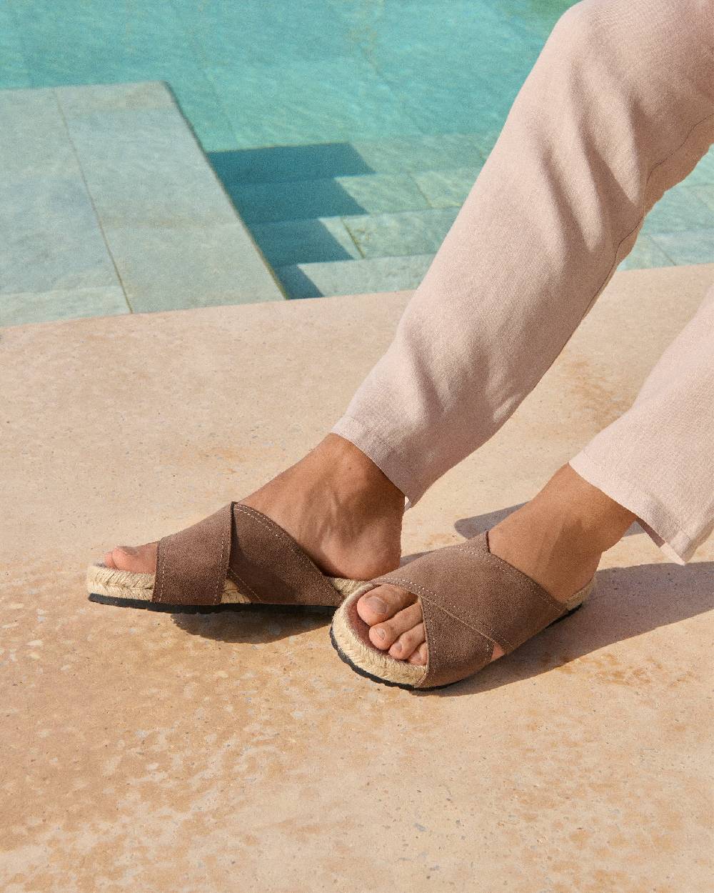 Manebí Suede Crossed Bands Sandals - Moka Negozi Online