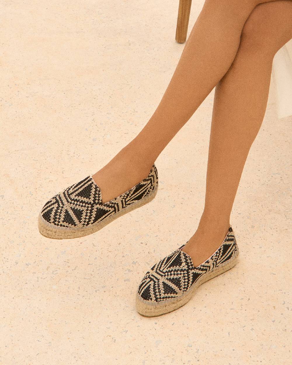 Manebí Raffia Pattern Double Sole Espadrilles - Yucatán Black Triangles On Natural Prezzo di fabbrica
