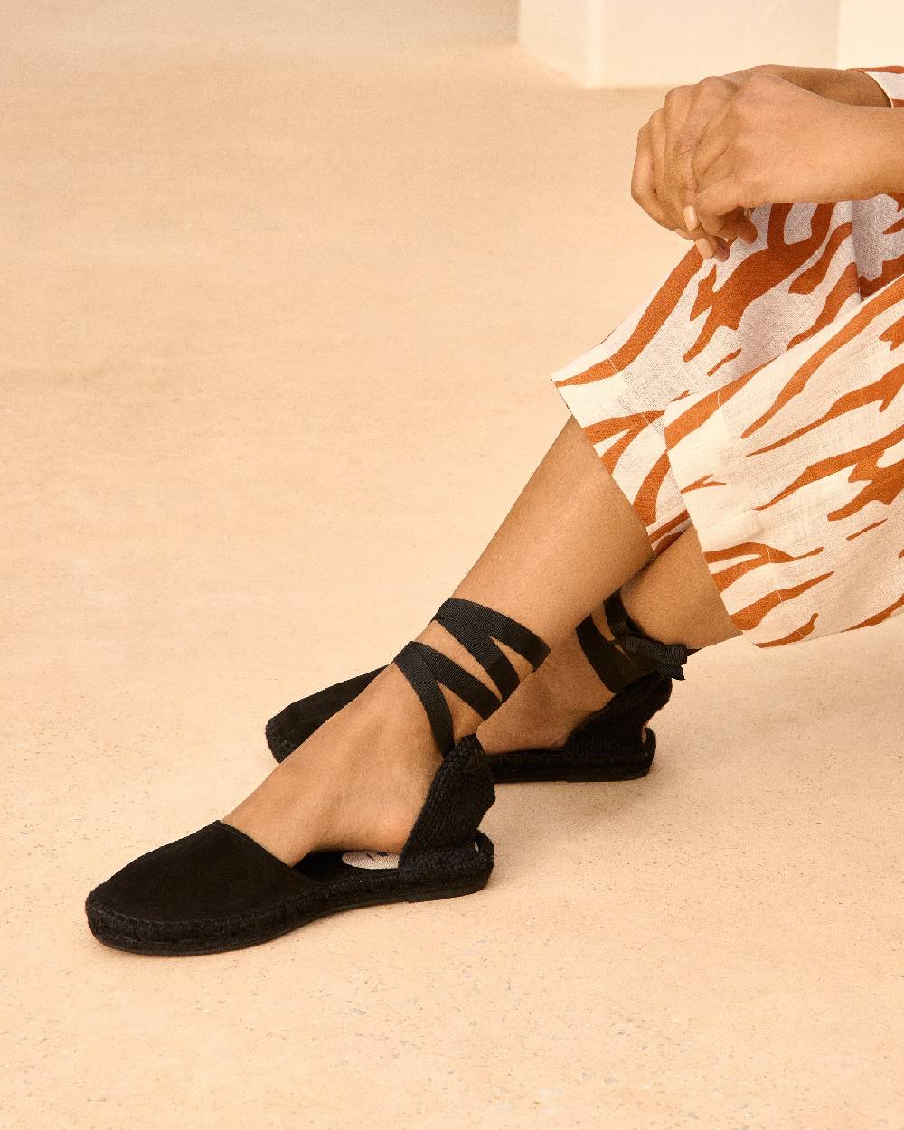 Manebí Suede Flat Valenciana Espadrilles - Hamptons Black On Tone Cyber Monday