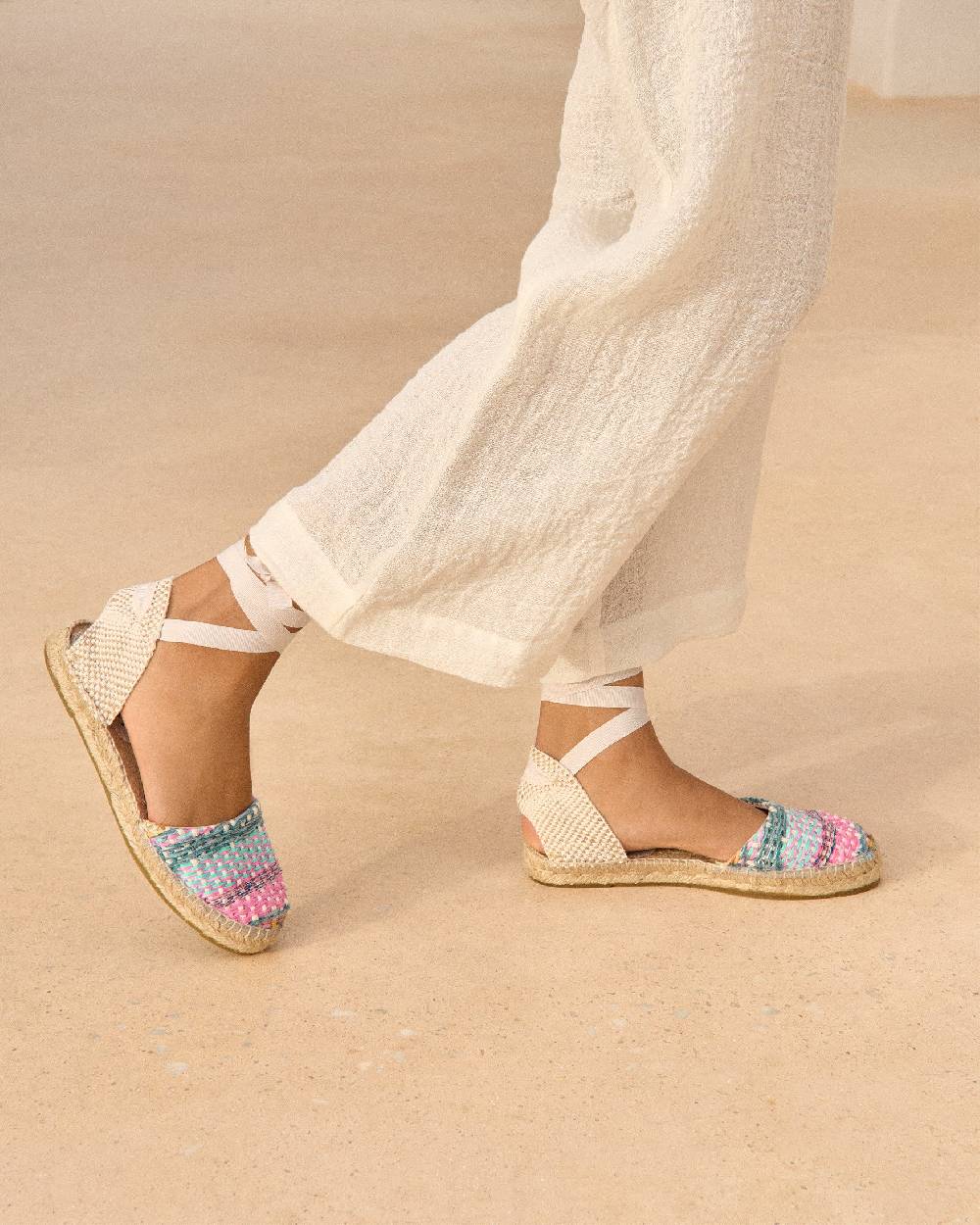 Manebí Raffia Flat Valenciana Espadrilles - Acapulco Fucsia Blue Mix Offerta natalizia
