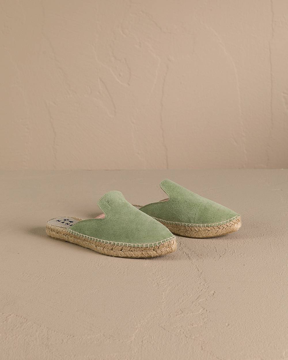 Manebí Suede Mules - Hamptons Sage Nuovi prodotti