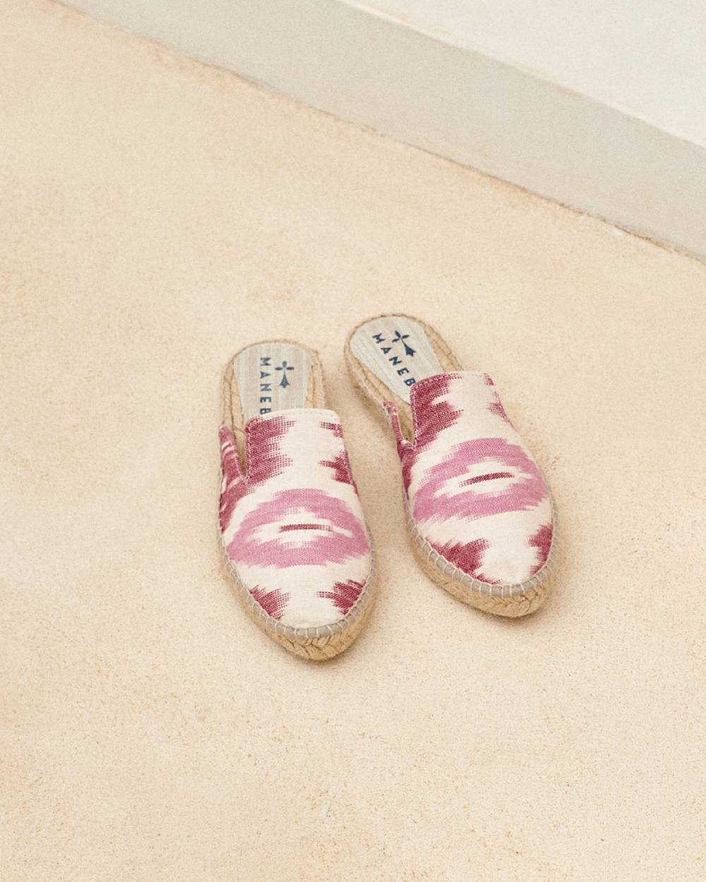 Manebí Dyed Cotton Mules - Tulum Pink And White Ikat Liquidazione