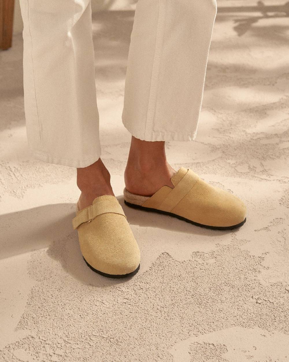 Manebí Suede Clog Mules - Hamptons Inca Cream Offerta settimanale