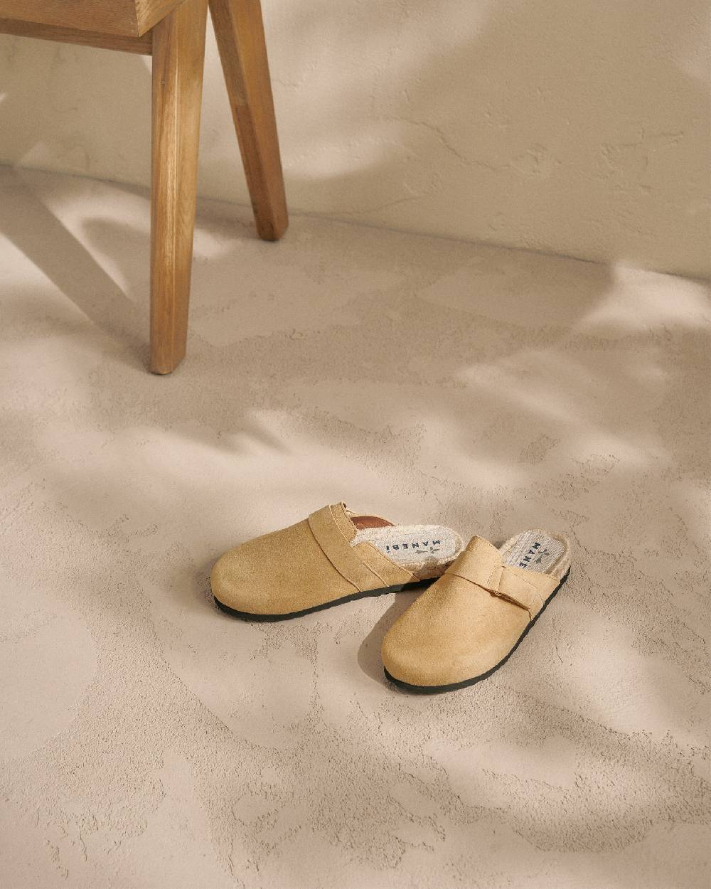 Manebí Suede Clog Mules - Hamptons Inca Cream Offerta settimanale
