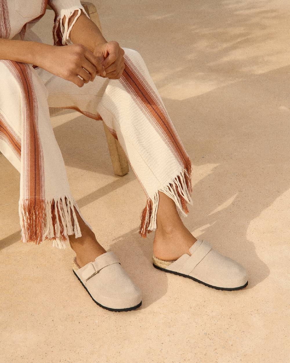 Manebí Suede Clog - Mules Champagne Beige ACQUISTA ORA