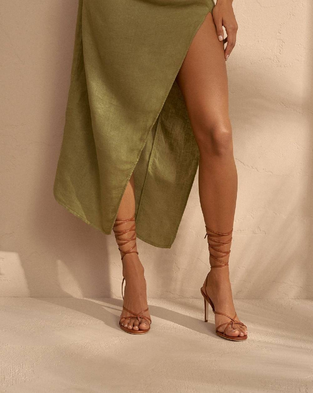 Manebí Alex Leather Heels - Thongs Brown Promozione temporanea
