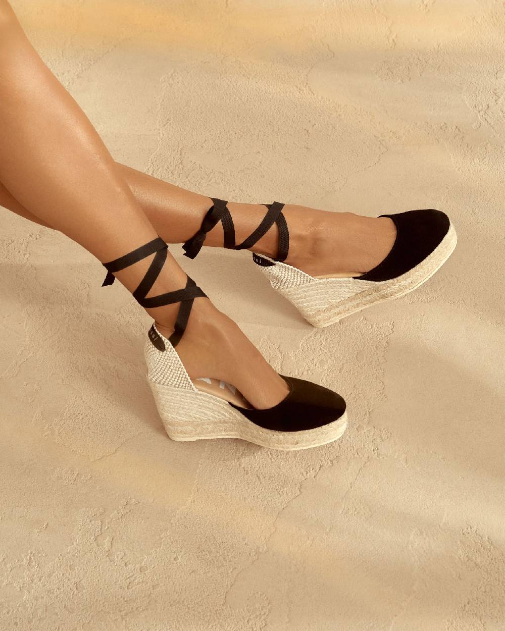 Manebí Soft Suede Wedge Espadrilles - Hamptons Black In vendita