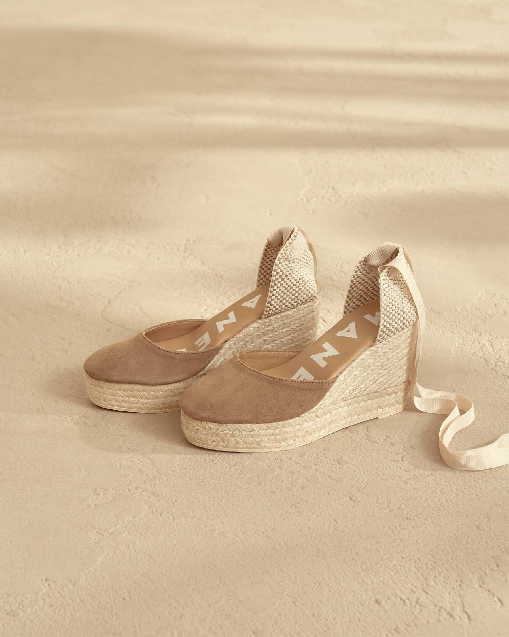 Manebí Soft Suede Wedge Espadrilles - Hamptons Vintage Taupe 50% di sconto per tempo limitato