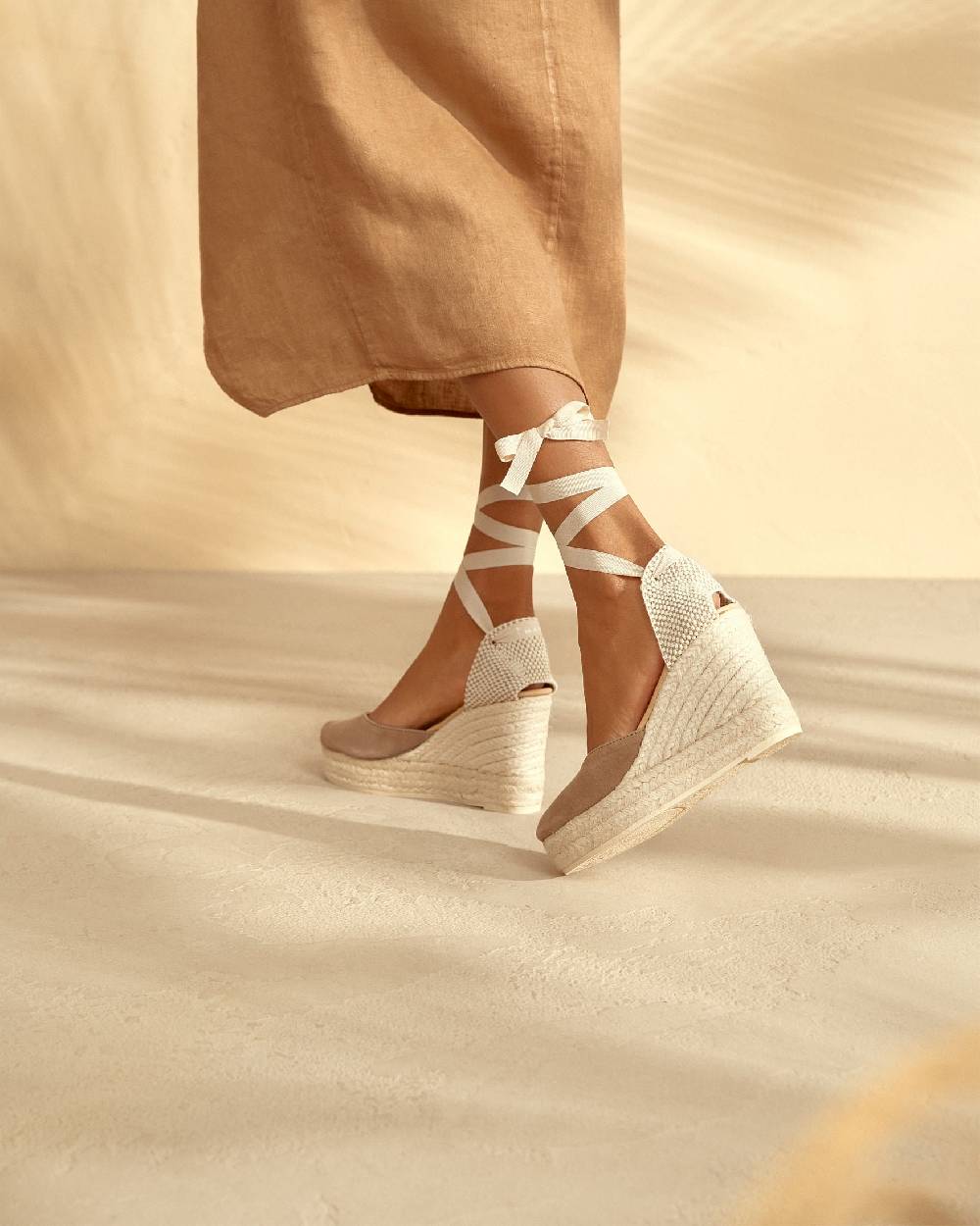 Manebí Soft Suede Wedge Espadrilles - Hamptons Vintage Taupe 50% di sconto per tempo limitato