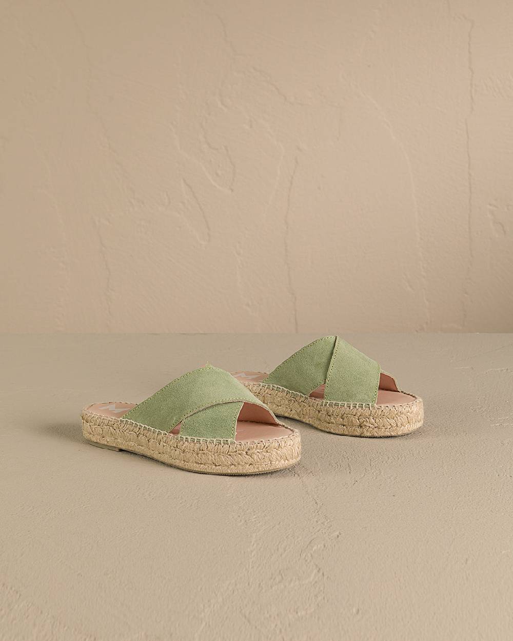 Manebí Suede Double Sole|Crossed Bands Sandals - Hamptons Sage Offerta
