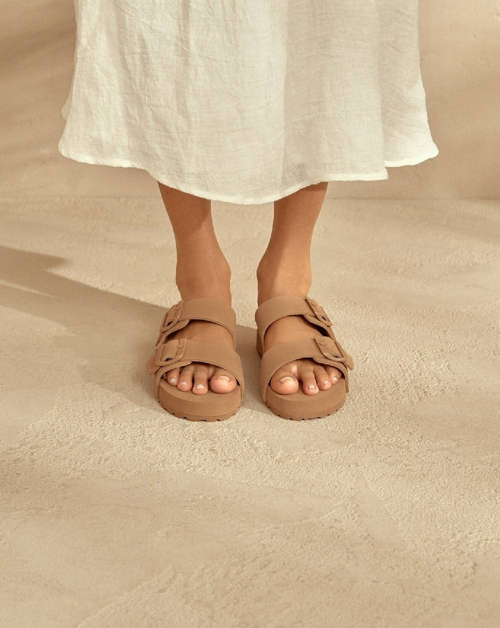 Manebí Eva Swim Sandals - Honolulu Cuero In Vendita