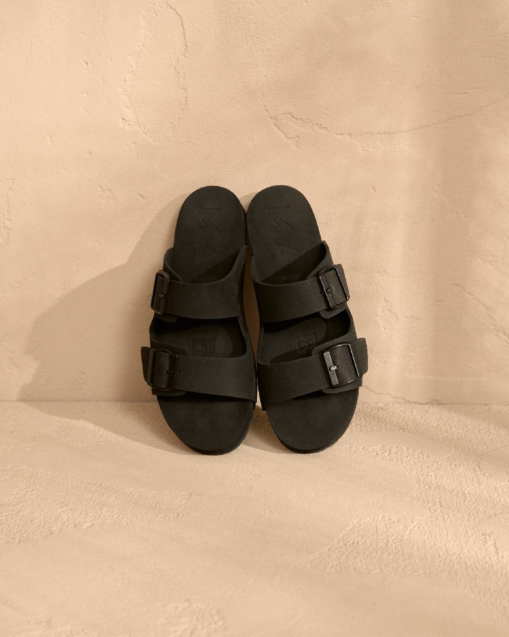 Manebí Eva Swim Sandals - Honolulu Black Offerte