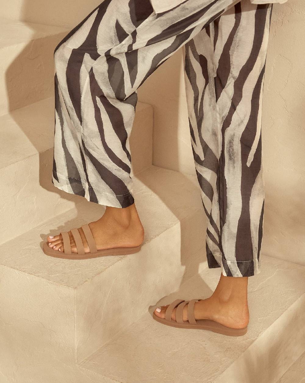 Manebí Eva Swim Sandals - Honolulu Cuero Hotsell