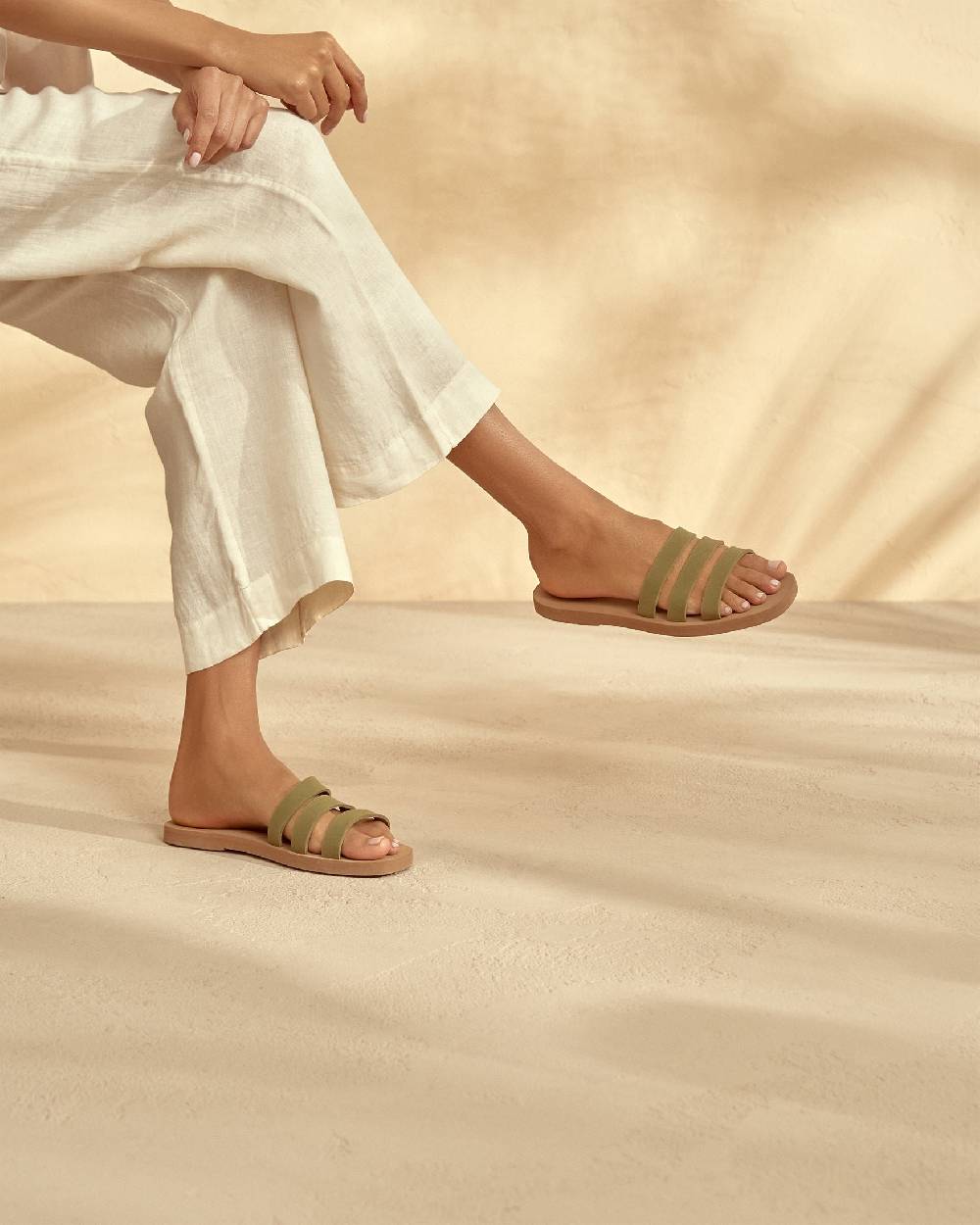 Manebí Eva Swim Sandals - Honolulu Kaki Green Cuero Saldi Di Fabbrica