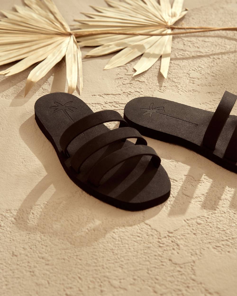 Manebí Eva Swim Sandals - Honolulu Black I Più Venduti