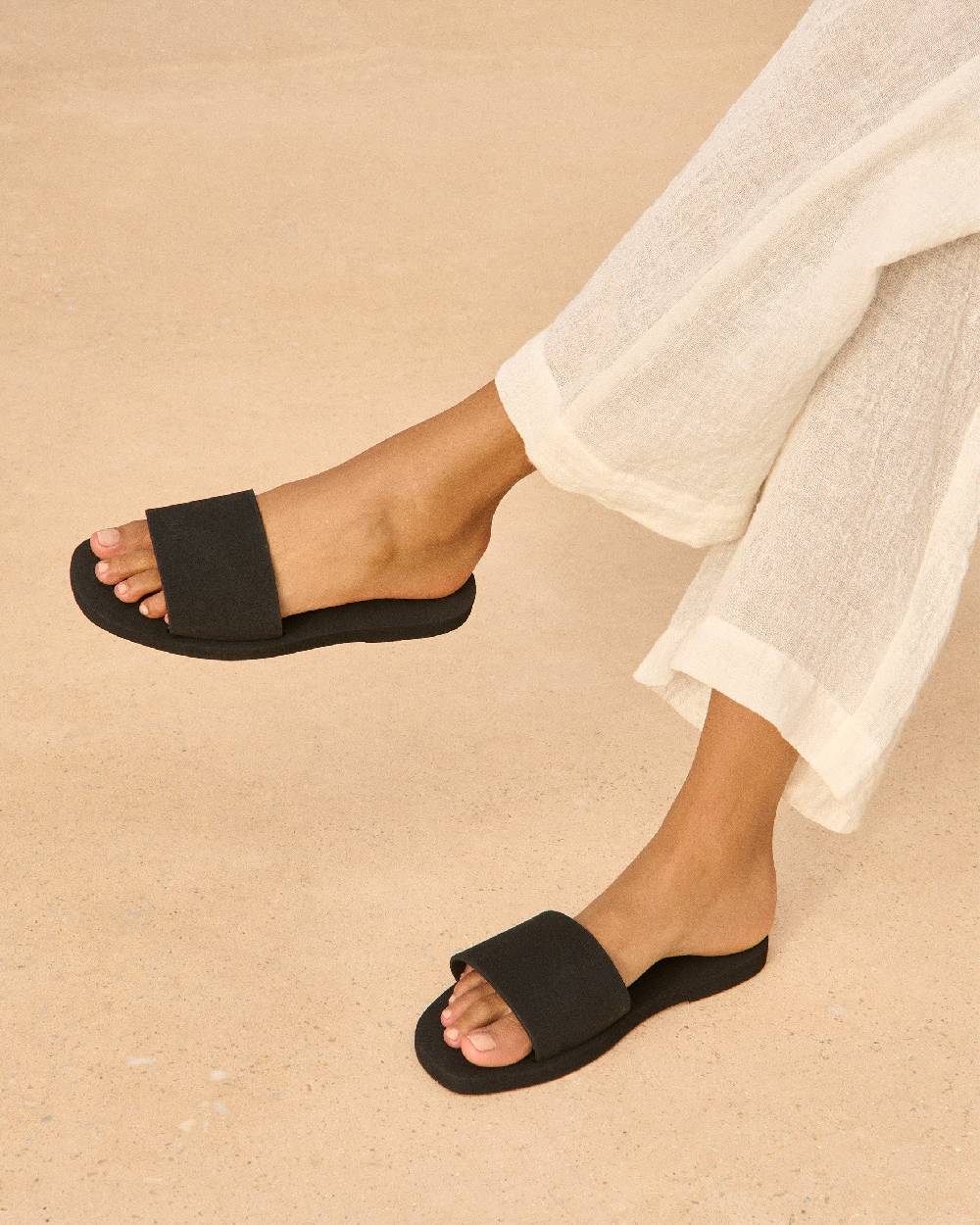 Manebí Eva Swim Sandals - Honolulu Black Negozio