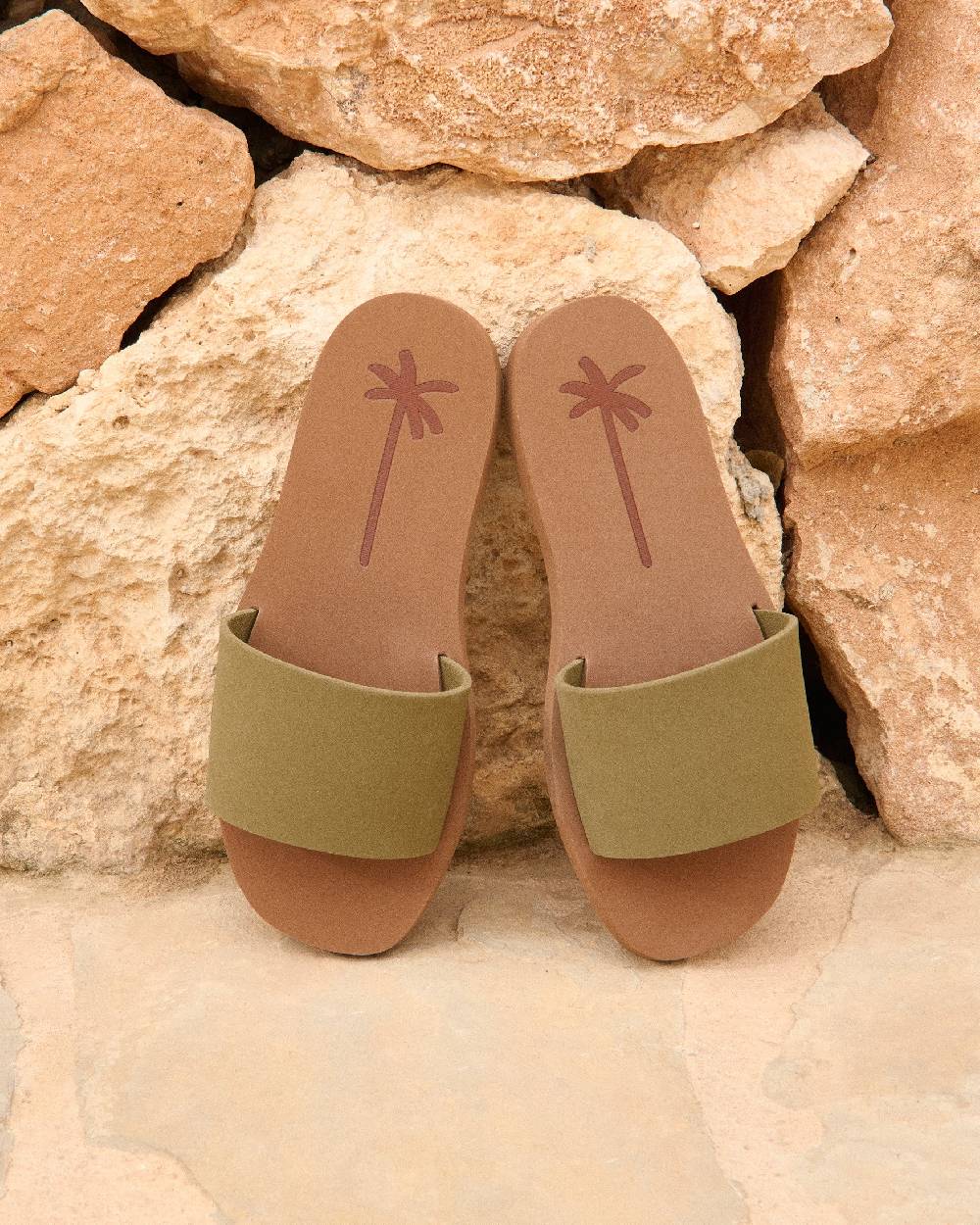 Manebí Eva Swim Sandals - Honolulu Kaki Green Cuero In Saldo