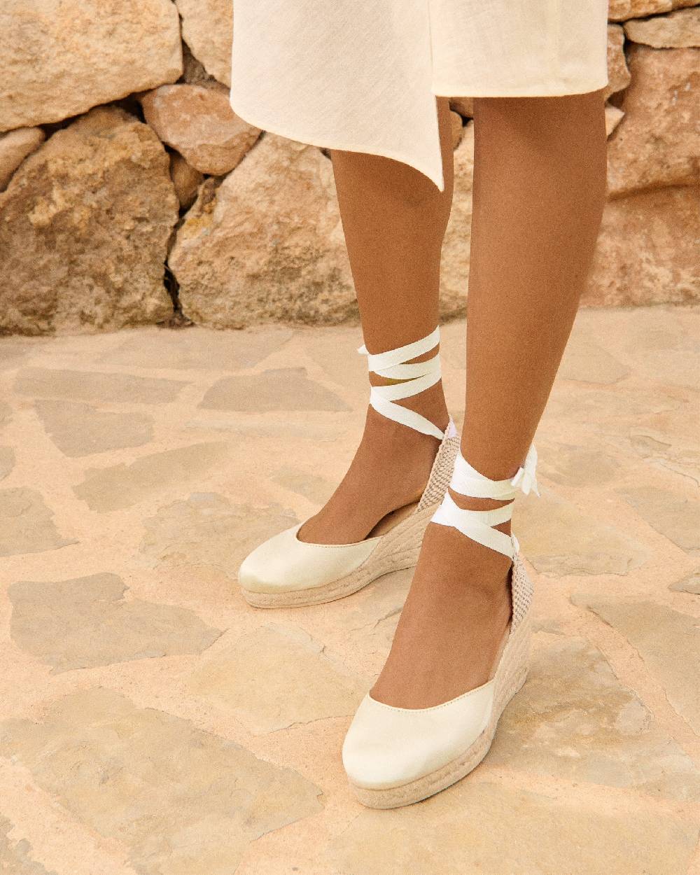 Manebí Satin Low Wedge Espadrilles - Love White Spedizione gratuita