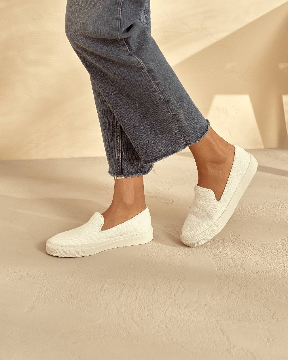 Manebí Organic Hemp Slip-On - La Havana White Grande vendita