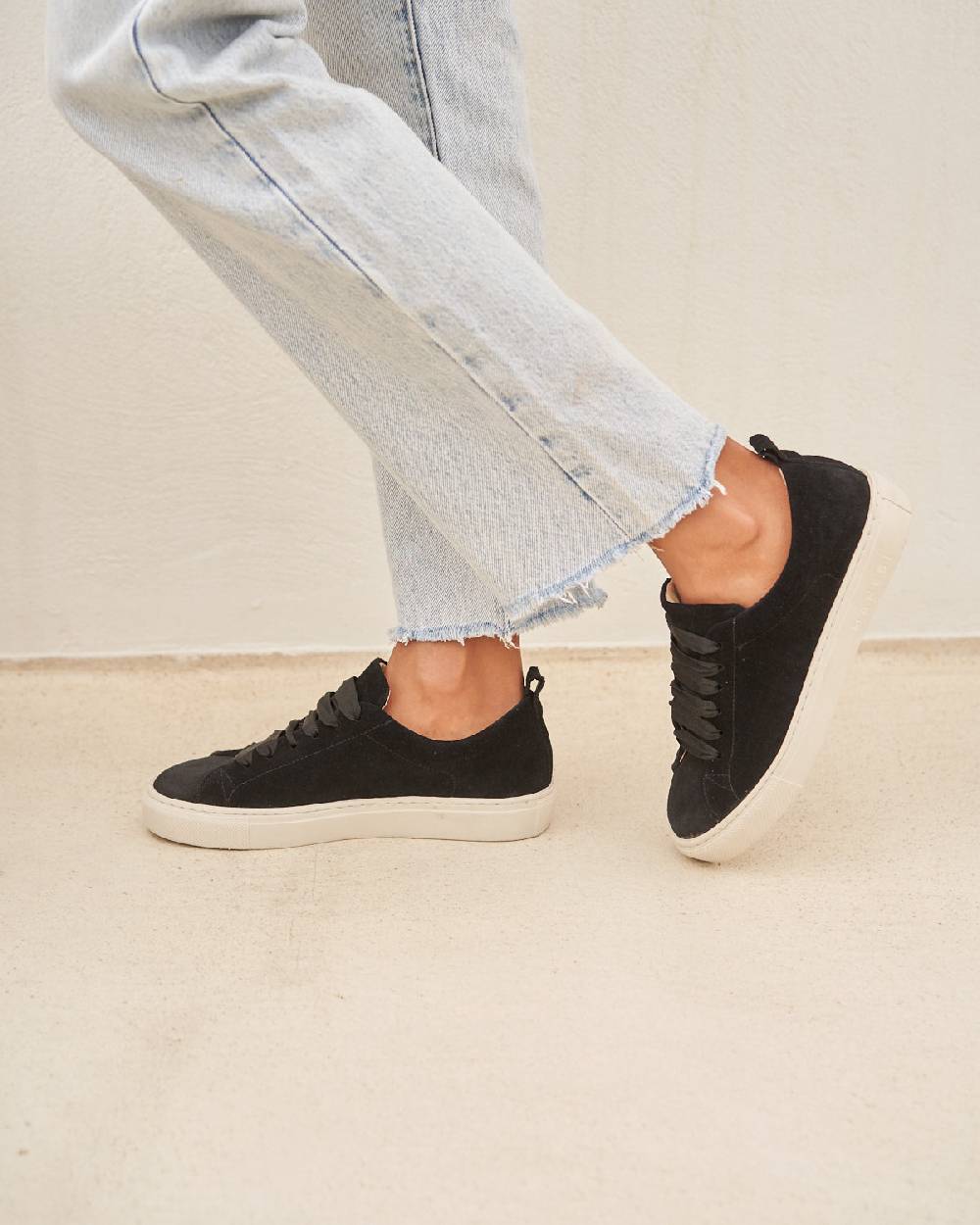 Manebí Suede Sneakers - Hamptons Black Black Friday