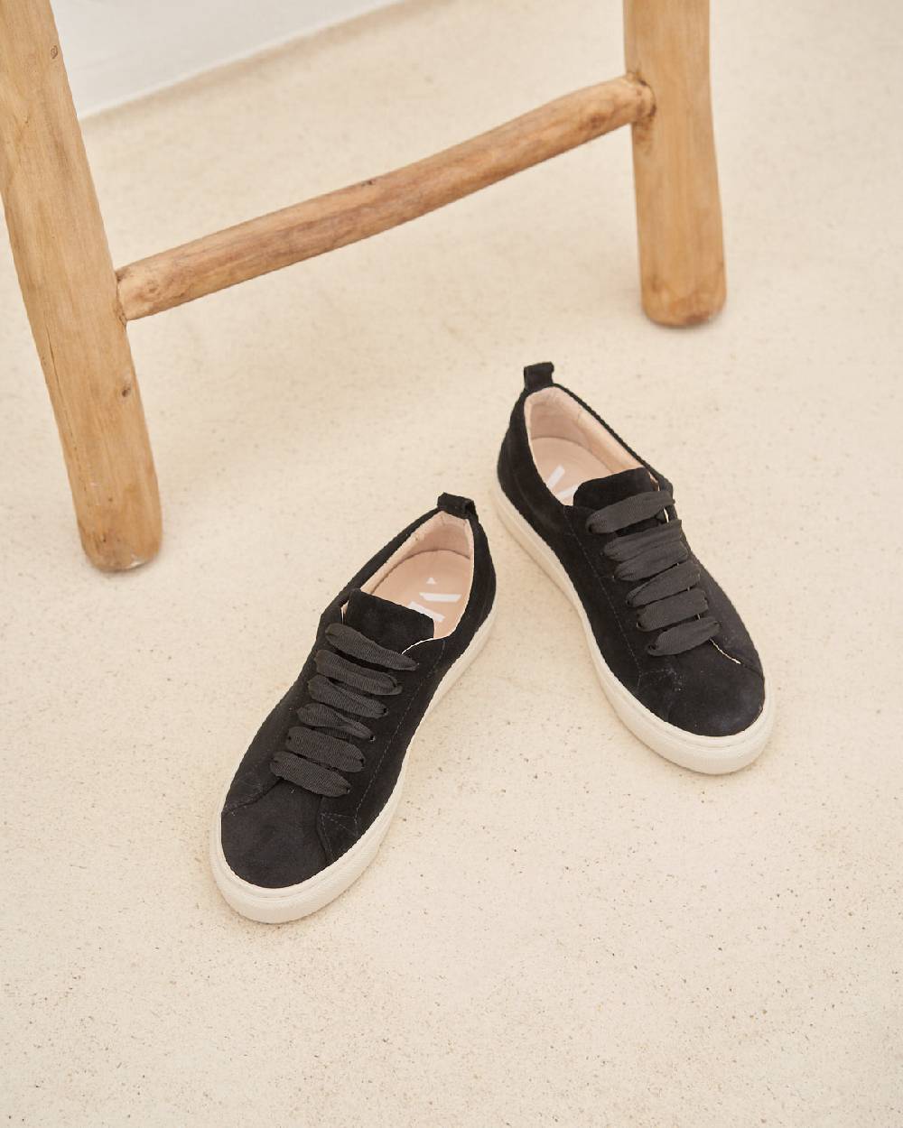 Manebí Suede Sneakers - Hamptons Black Black Friday