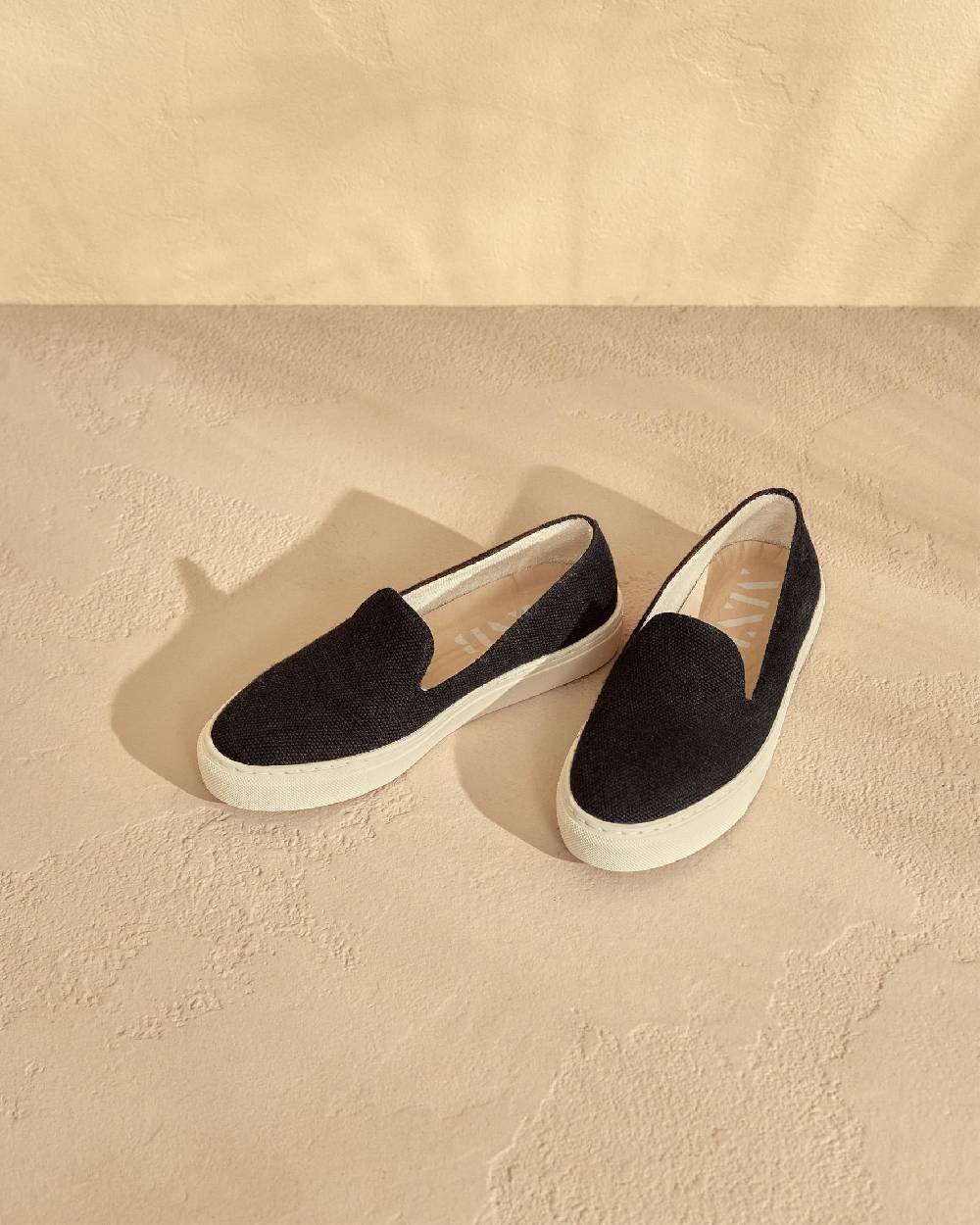 Manebí Organic Hemp Slip-On - La Havana Black Cyber Monday