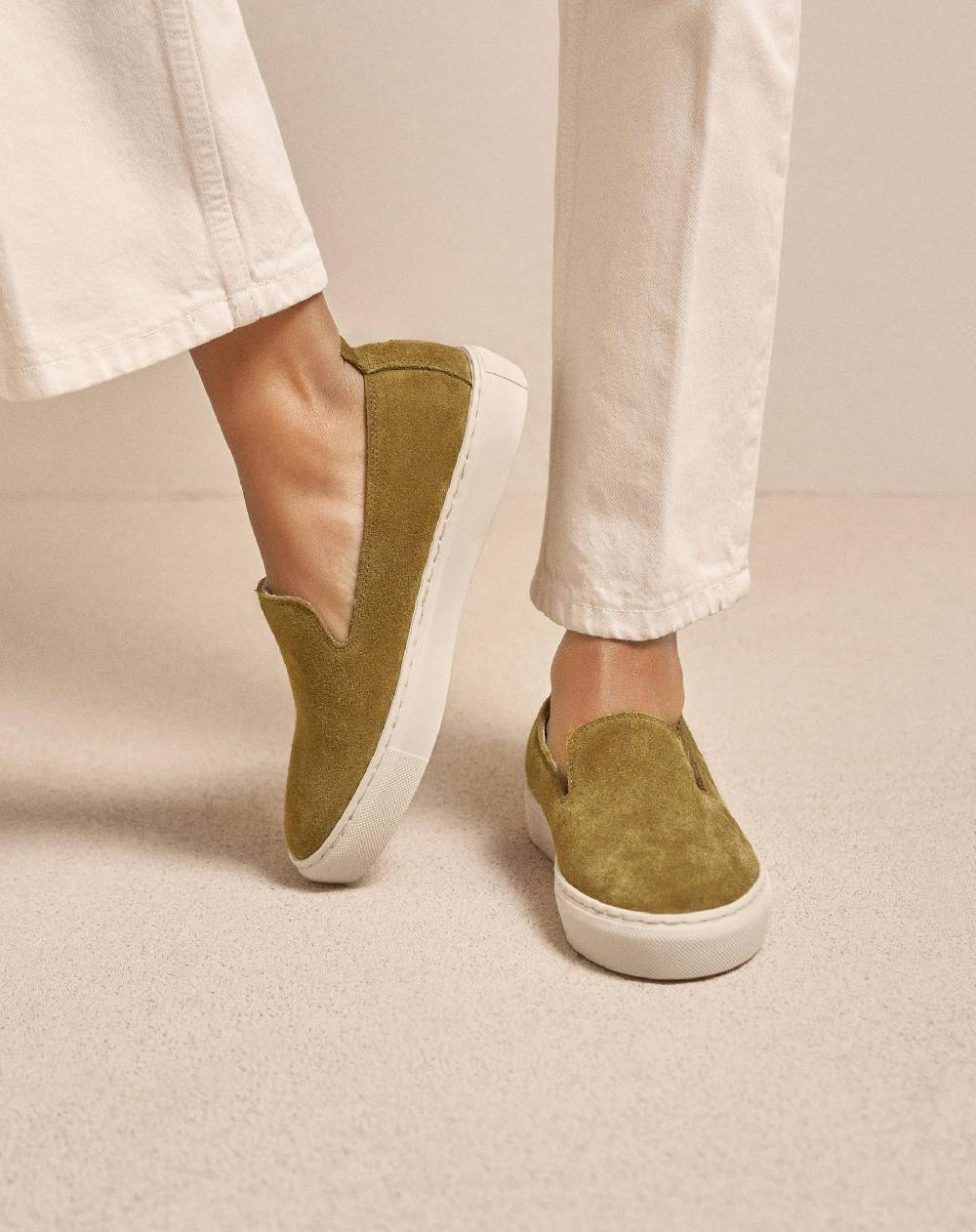 Manebí Suede Slip-On - Hamptons Kaki Green Offerta per la Festa della Mamma