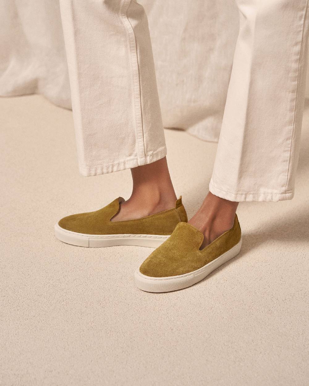 Manebí Suede Slip-On - Hamptons Kaki Green Offerta per la Festa della Mamma