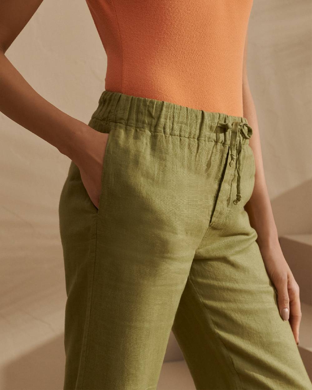 Manebí Linen Belem Trousers - Elasticated Waistband Kaki Green ACQUISTA ORA