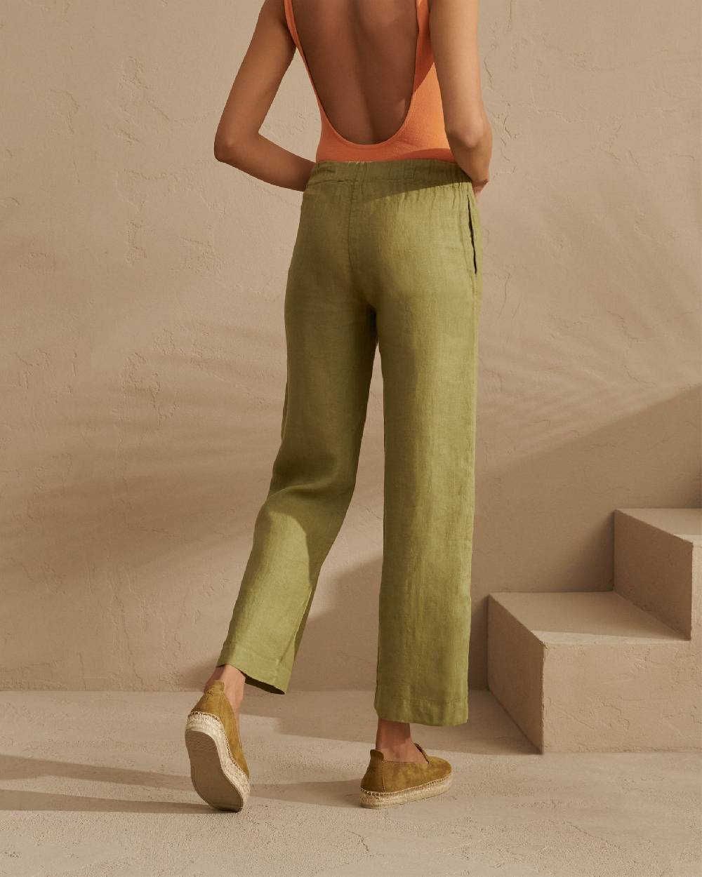 Manebí Linen Belem Trousers - Elasticated Waistband Kaki Green ACQUISTA ORA